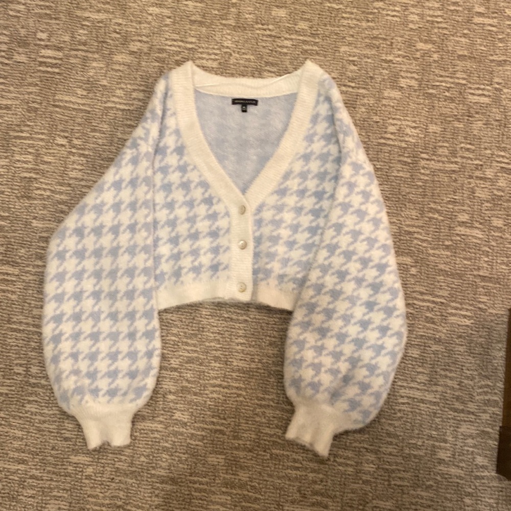 PacSun Kendall and Kylie button up sweater! Brand new without tags!